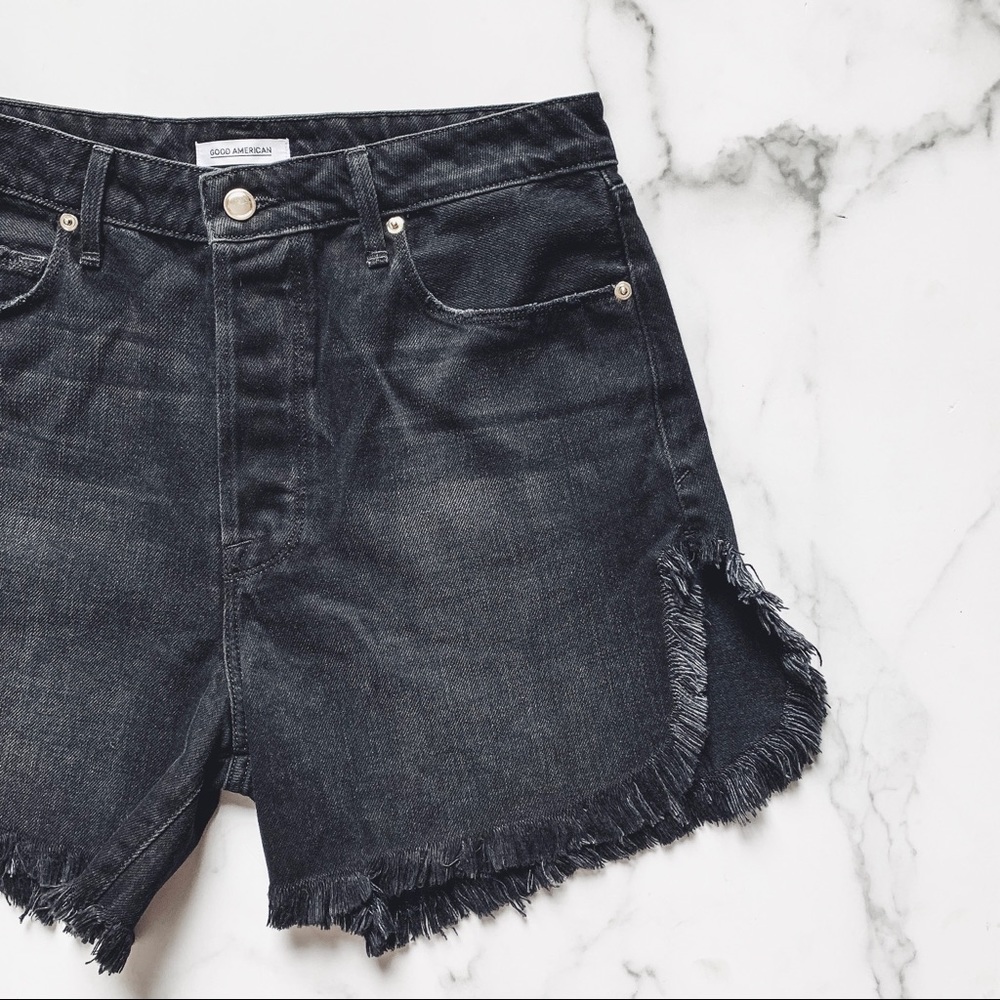 GOOD AMERICAN • bombshell black denim shorts